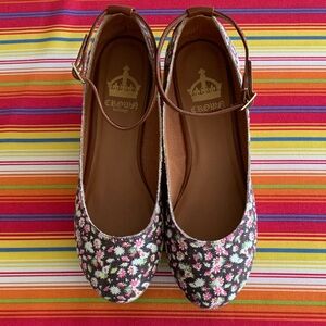 Crown Vintage Women's Floral Wedge Size 8